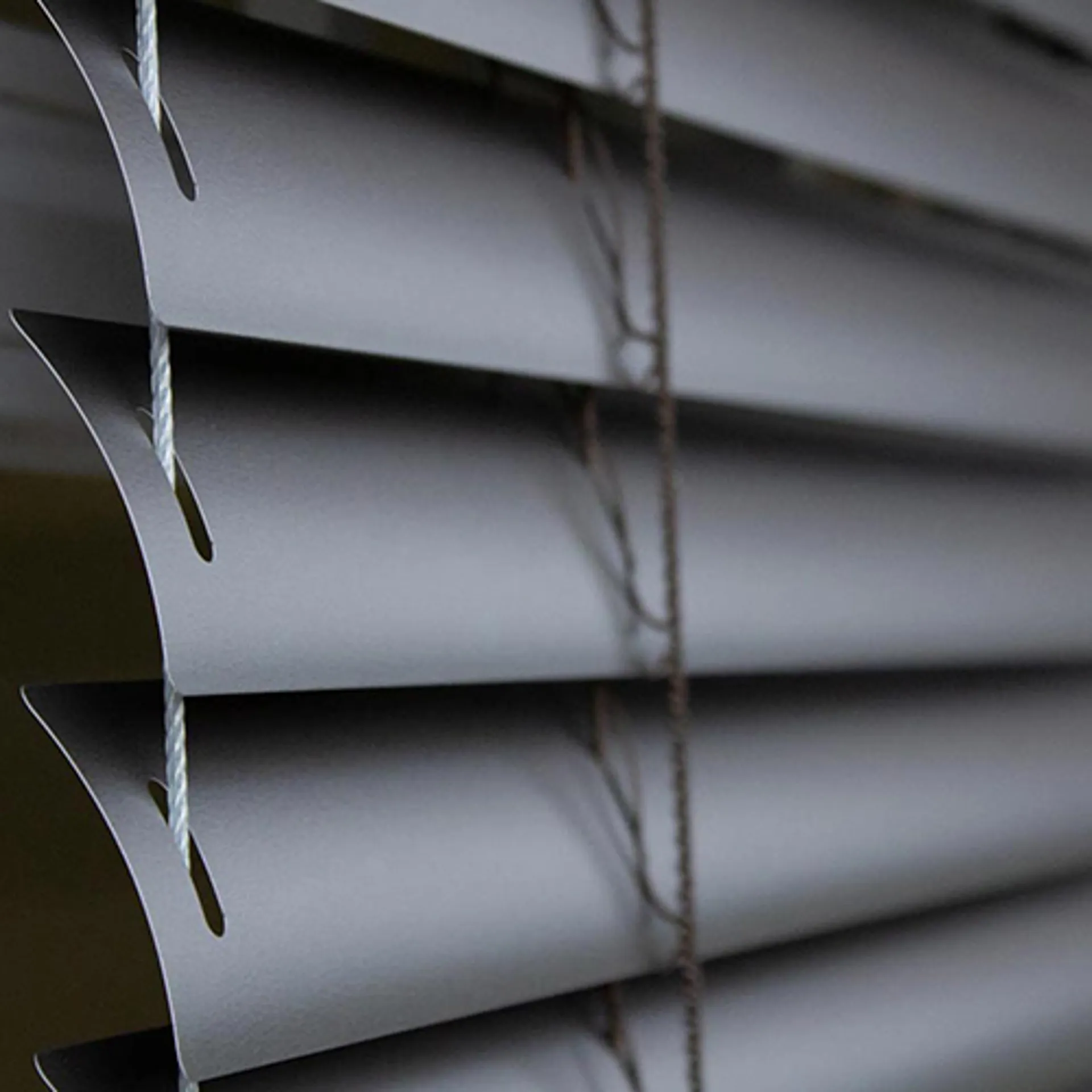 Fasade 80 mm persienner